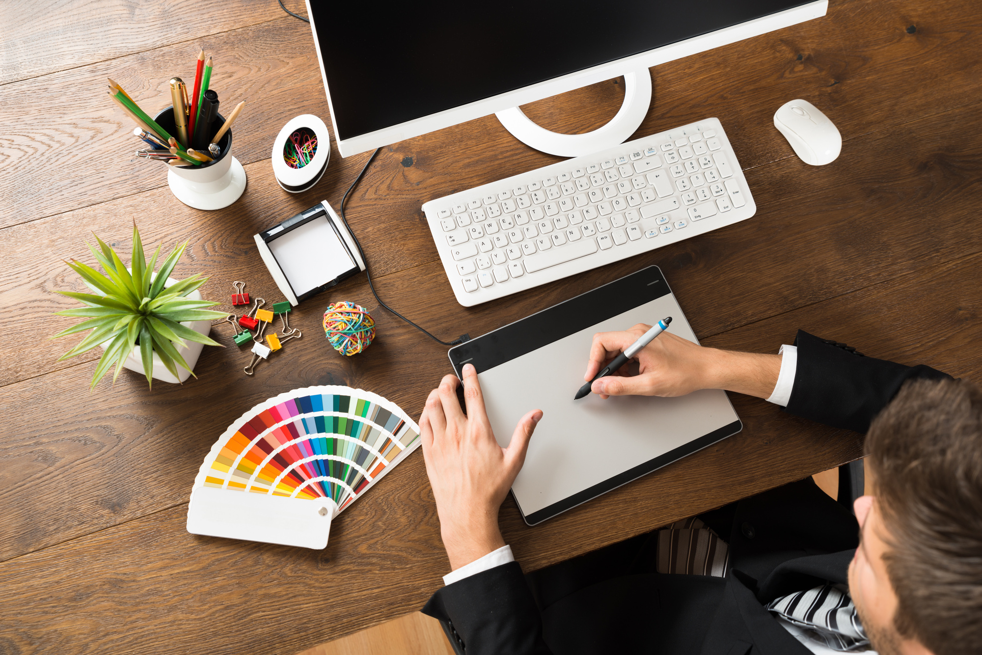 How to Land Your First Freelance Graphic Design  Gig